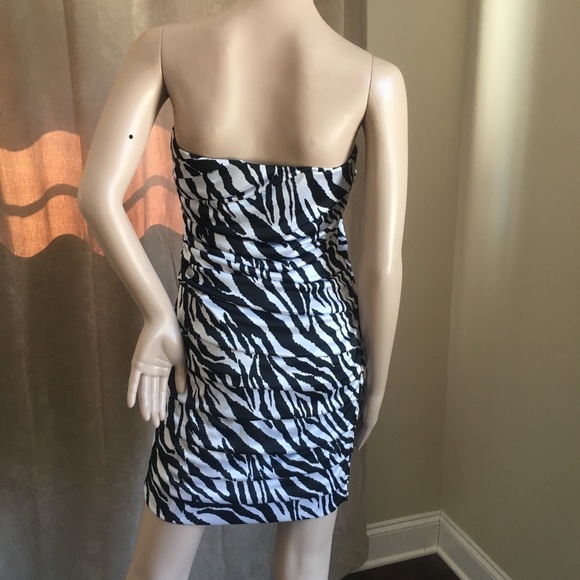 Strapless Zebra dress - Picture 3 of 8